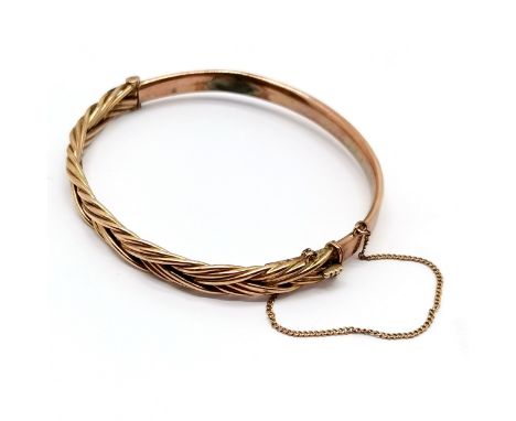 Antique 9ct bi colour gold bangle (rubbed marks) with plaited design - 6cm across &amp; 9g ~ has some dents