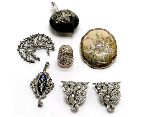 Antique 800 silver marked white paste &amp; blue enamel pendant (5cm) t/w pair of antique silver marked dress clips, Satsuma 