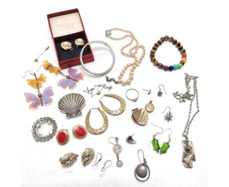 Silver bangle (26g), silver gilt large earrings (4cm drop), 9ct front &amp; back locket, clip-on earrings, strand of pearls w