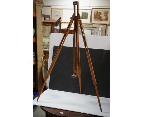 Vintage freestanding artists easel 