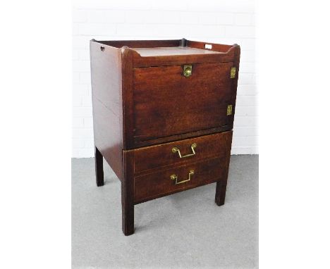 Georgian mahogany commode with a dummy drawers to the base, with handles to the ledge sides, 56 x 82 x 47cm 
