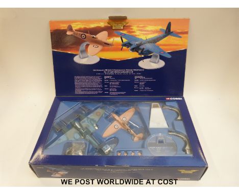 Corgi The Aviation Archive 1:72 scale diecast model DH Mosquito PR MkIV & Supermarine Spitfire PRVII Type G set AA99110, in o