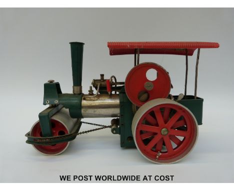 Wilesco 'Old Smokey' D36 live steam traction engine in original box