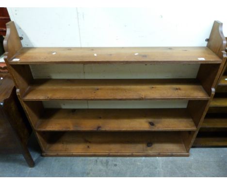 A pine book shelf (W140 x D27 x H118cm)