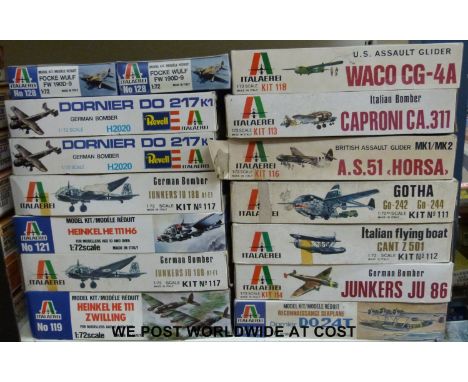 Fifteen Italaerei 1:72 scale model aircraft kits, all in original boxes. 