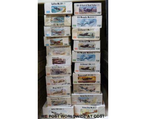 Twenty-six FROG 1:72 scale model aircraft kits, all in original boxes. 