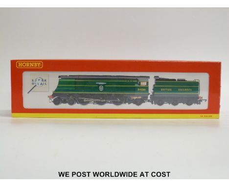 Hornby 00 gauge BR 4-6-2 Battle of Britain Class locomotive '92 Squadron' R.2220, in original box. 