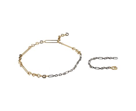 GIVENCHY Halskette "G LINK". Akt. NP.: 450,-€. Feine Gliederkette aus Messing in Gold- und Silberfarben. Karabinververschluss