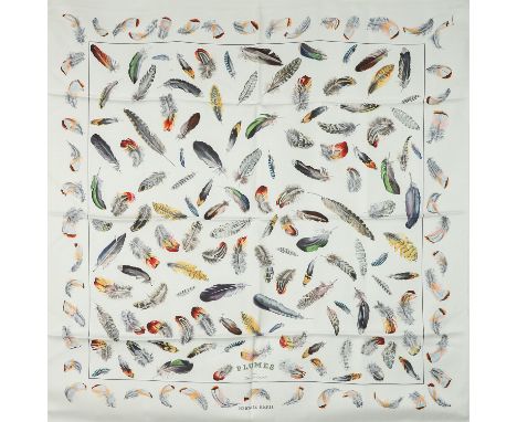 AUFLÖSUNG EINER SAMMLUNG - HERMÈS Seidencarré "PLUMES", by Henri De Linares, Entwurf erstmals erschienen 1953. Akt. NP.: 410,