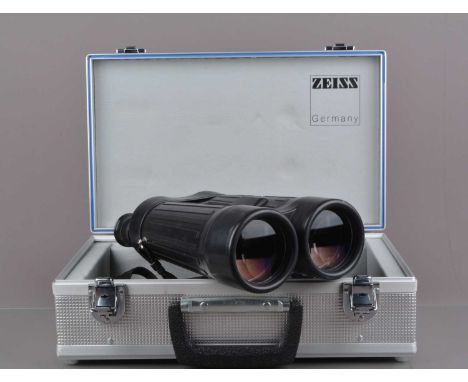 A Pair of West German Zeiss 20 X 60 S Image Stabilising Binoculars, serial no 581988, body G, some light marks, elements VG, 