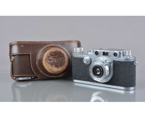 A Leitz Wetzlar Leica IIIc Rangefinder Camera, serial no 471526, 1949, shutter working, rangefinder working, body G-VG, light