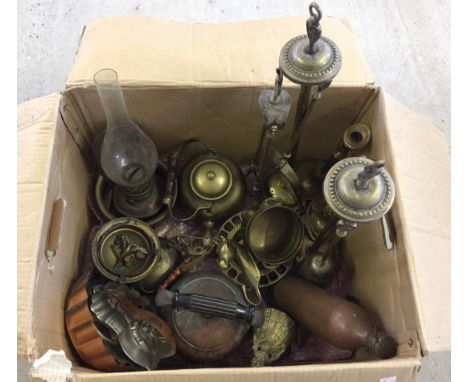 To include: Kettles, Jelly Moulds, Companion Sets & Oil Lamp. 