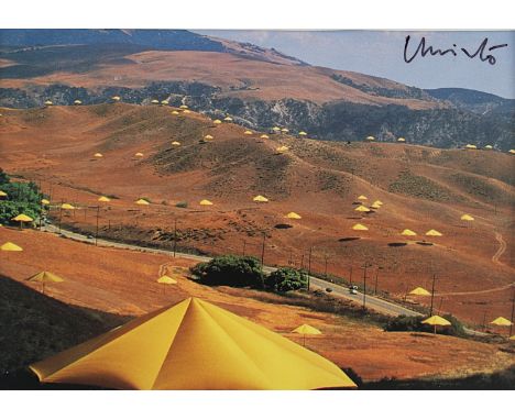 CHRISTO, Javacheff, "The Umbrellas", Farboffset (Kunstpostkarte), 10 x 14, Japan/USA, 1964, handsigniert, R.