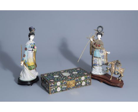 Two Chinese cloisonnŽ figures and a jade inlaid box and cover, 20th C. -- Description: H 40,5 - 40 cm (the figures)Ê 31,6 x 1