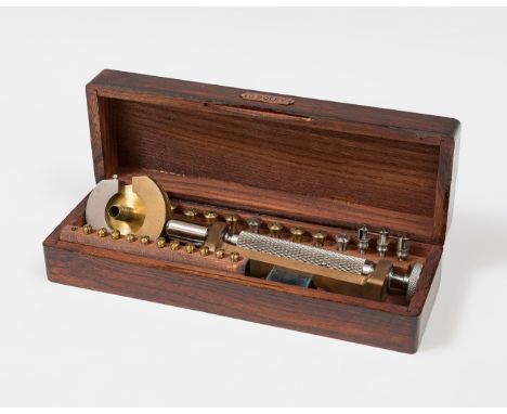 G. Boley screw polisher; Germany, first half of the 20th century.Steel and bronze.With wooden case.Measurements: 5 x 20,5 x 7