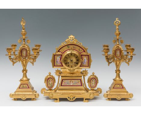 Garrison; France, Napoleon III, c. 1870.Gilt bronze and enamel.With Paris machinery. 8 days.Measurements: 47 x 67 x 14 cm.Set