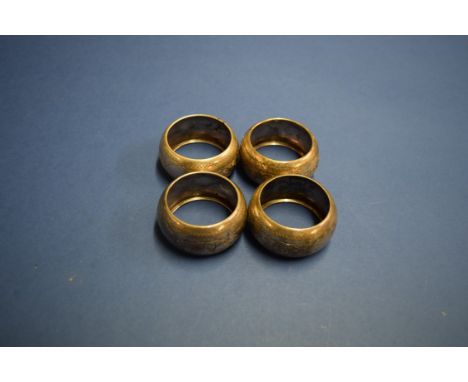 A set of four silver napkin rings, by W.D, Birmingham 1913, 61g.