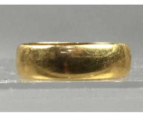 TWENTY TWO CARAT GOLD WEDDING RING,along with an eighteen carat gold wedding ring and four nine carat gold rings (6)