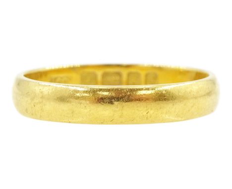 22ct gold wedding ring, hallmarkedCondition Report:Approx 3.3gm, size N, 3mm wide