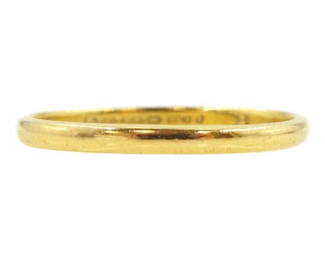 22ct gold wedding ring, hallmarkedCondition Report:Approx 1.8gm, size R, 1.5mm wide
