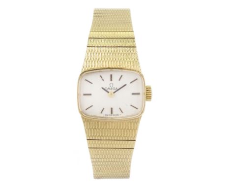 Omega ladies 9ct gold manual wind wristwatch, Cal. 485, silvered cushion dial with baton hour markers, on integrated 9ct gold
