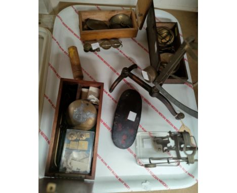 Four pairs of portable balance scales, boxed; 2 counterweighted scales 