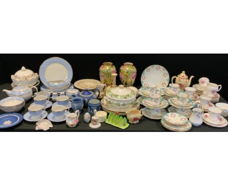 Ceramics - A Royal Doulton blue banded tea and dinner service for four including four tea cups and saucers, four dinner pates