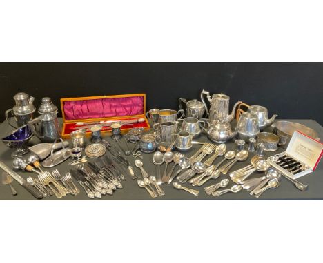 Plated ware - a set of six silver tea spoons, Sheffield, c.1931,   a four piece planished pewter tea and coffee service, cock