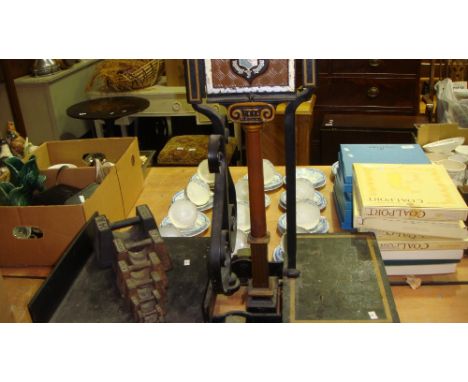Antique 50 Lbs shop scales with Avery weights