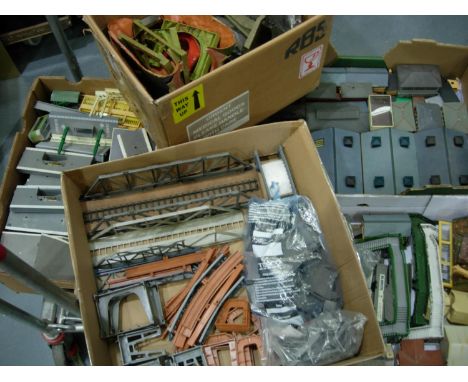 Quantity of Model Railway accessories including platforms, canopies, tunnels, signal boxes, engine sheds, stations etc. All i