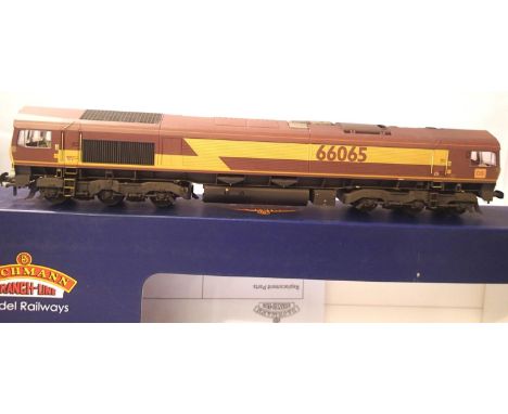 Bachmann 32-737, Class 66 DB Schenker (ex EWS), Liver, 66065, weathered, in excellent condition, boxed. P&amp;P Group 1 (£14+