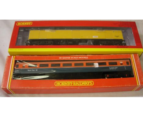 Two Hornby rolling stock, R4G26 test coach 10, R4571 Super Guv Network Rail yellow. Both excellent condition, wear to box. P&