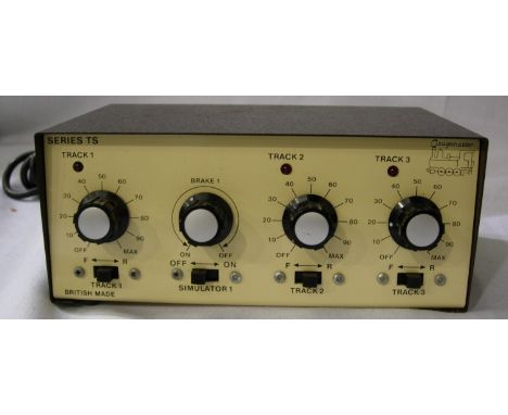 Gaugemaster Model TS, three track controller with simulator, in good used condition. P&amp;P Group 1 (£14+VAT for the first l
