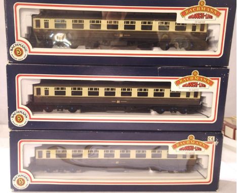 Three Bachmann Collett 60ft coaches GWR, Choc/Cream, 1st, 3rd and 1/3, in excellent condition, boxes with wear. P&amp;P Group