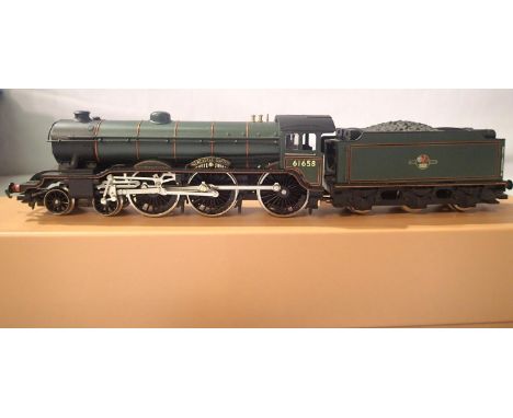 Hornby Class b17, Newcastle United, 61658, BR Green, Late Crest in very good to excellent condition, in storage box. P&amp;P 