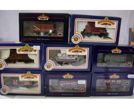 Eight Bachmann OO scale wagons in excellent condition, boxes with wear. P&amp;P Group 1 (£14+VAT for the first lot and £1+VAT