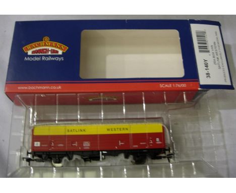 Bachmann 38-140Y ZRA box van Satlink Western Livery, Model Rail exclusive. P&amp;P Group 1 (£14+VAT for the first lot and £1+