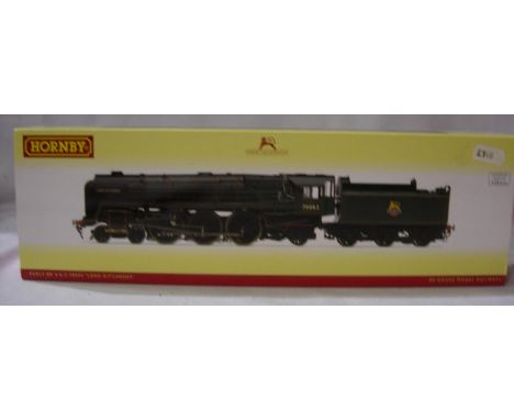 Hornby R3294 Britannia Class, 70043 Lord Kitchener, Green Early Crest. Near mint condition, box with storage wear. P&amp;P Gr