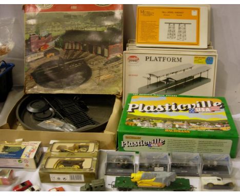Model Rail accessories including Heljan HO turntable, Manual (poor box), 4x Model Power platform kits, steel viaducts x2, Bac