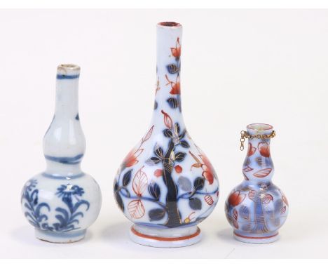 Three Chinese Kangxi miniature bottle vases, the largest 8cms high (3).