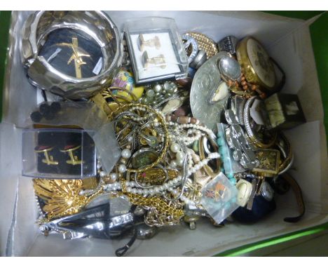 Collection of vintage costume jewellery