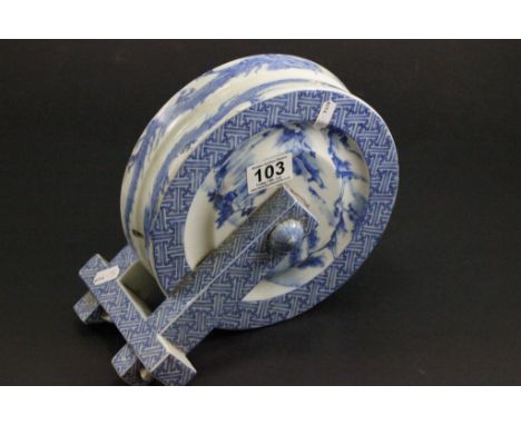Chinese blue & white ceramic wheel ornament