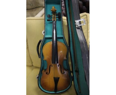 Cased Lark violin with bow (af)