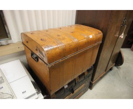 Vintage tin trunk in tan with handles, 30 x 20" approx