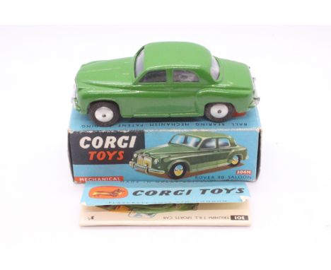 Corgi - A rare boxed Corgi Mechanical Rover 90 saloon in green # 204M. The model appears in Very Good condition with only min