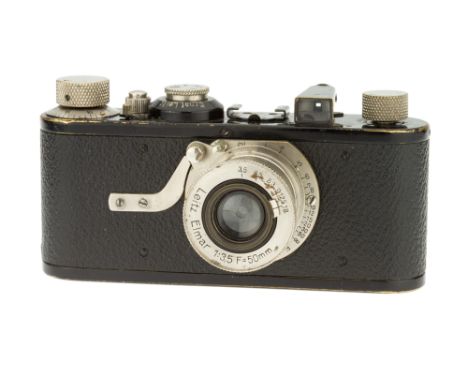 A Leica Ia Close Focus Camera, 1929, black, serial no. 20721, with Elmar f/3.5 50mm lens, body, G, shutter working, lens, G-V