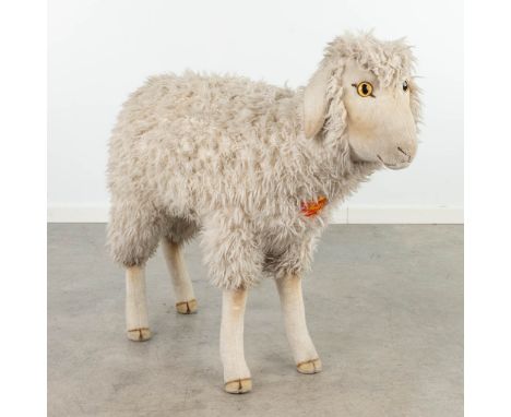 Steiff Studio Sheep, probably a limited edition, around 1991-1999 (W: 110 x H: 85 cm)