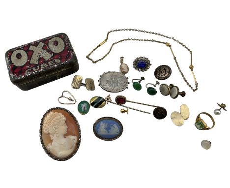 Small quantity of jewellery, including a garnet stick pin, Wedgwood brooch, large cameo brooch in a marcasite frame, Lincoln 