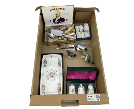 Set of six Coalport menu holders, Goebel and Karl Ens bird ornaments, silver handled cake server and cheese knife, plated cut