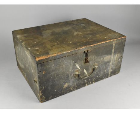 A Vintage Wooden Carpenter's Tool Box with Hinged Lid to Fitted Interior, 50cms Wide 